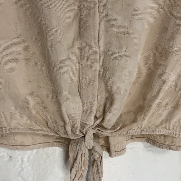 Anthropologie Cloth & Stone Joanie Tie Front Cream Tonal Print Top Sz S - Picture 3 of 4